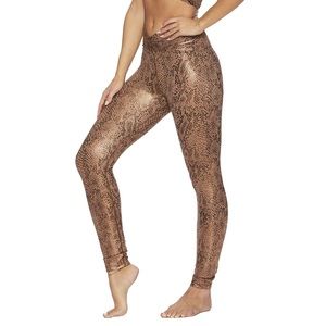 Beach riot twist shine legging NWT